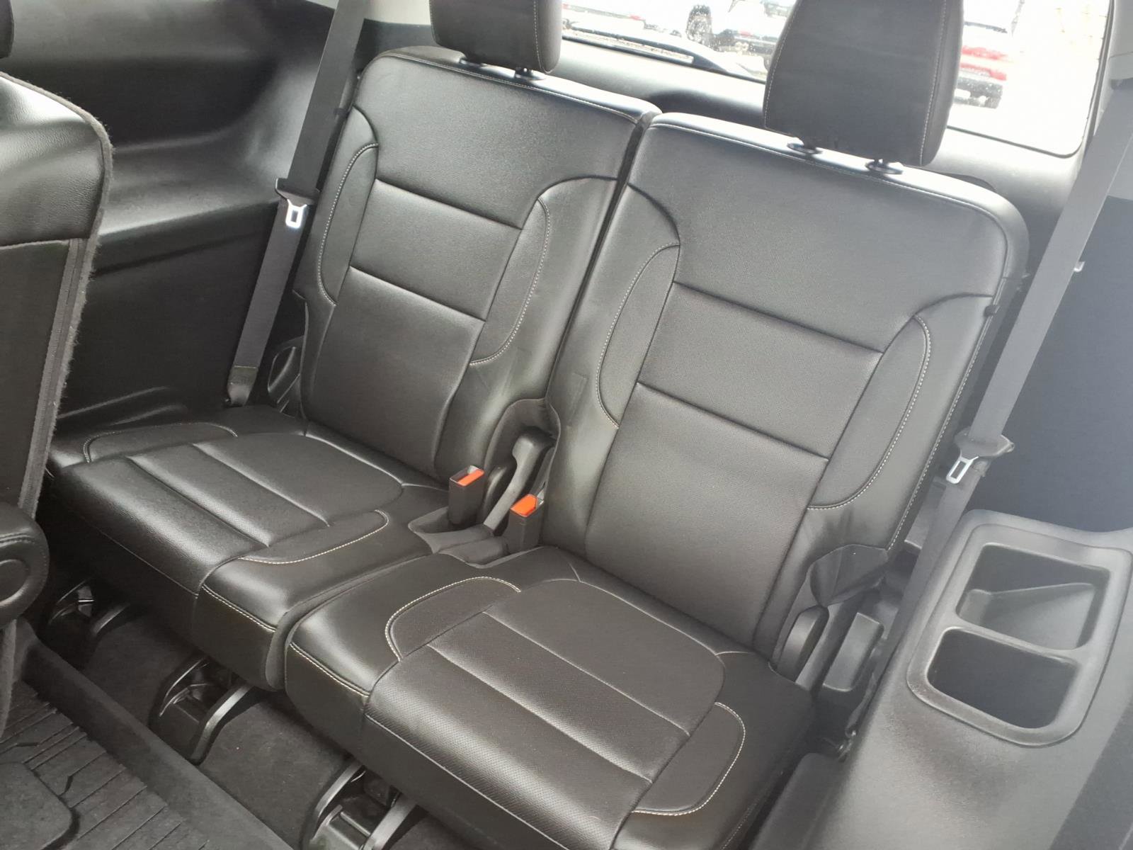 Used 2020 GMC Acadia SLT w/ Driver Alert Package II image 12