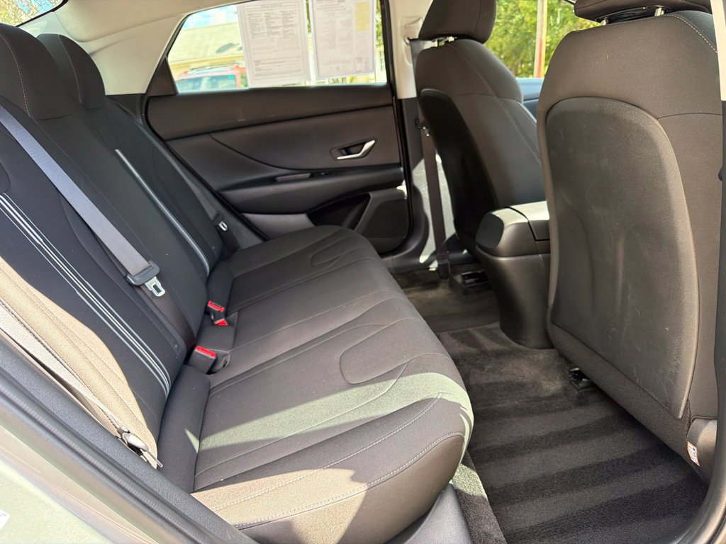 Used 2021 Hyundai Elantra SEL FWD image 27