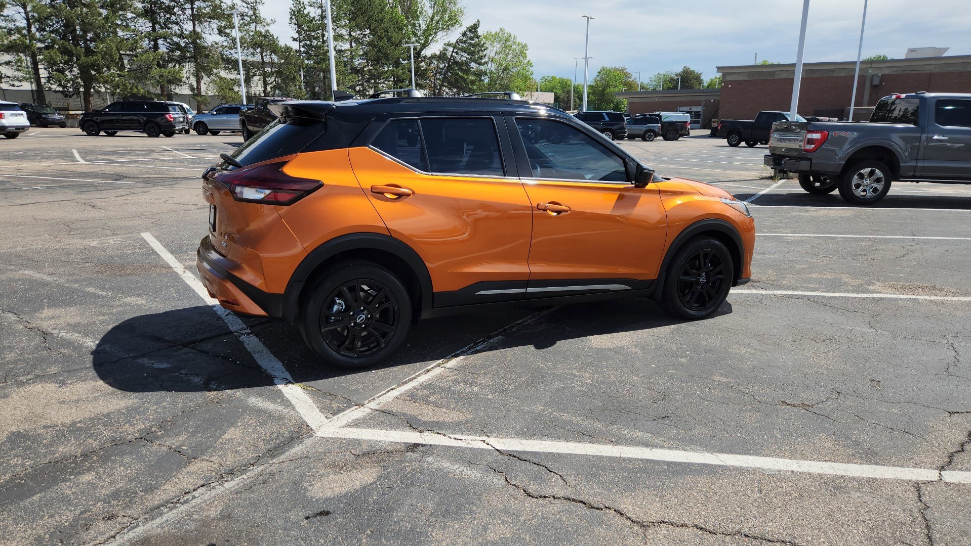 Used 2024 Nissan Kicks SR w/ SR Premium Package FWD image 15