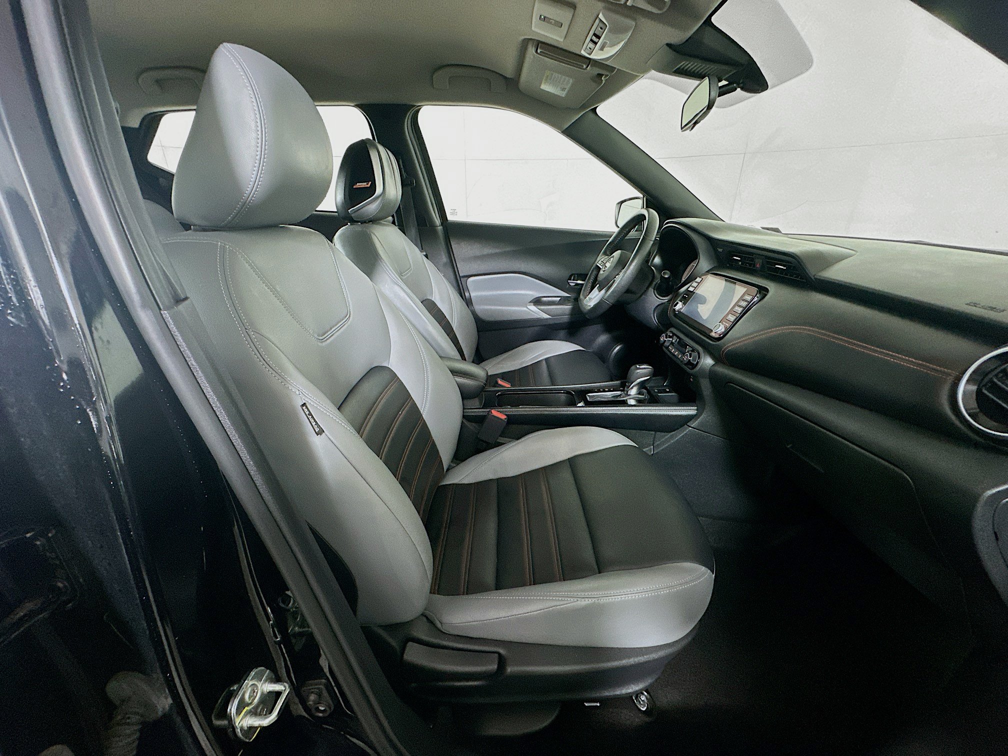 Used 2023 Nissan Kicks SR w/ SR Premium Package FWD image 29