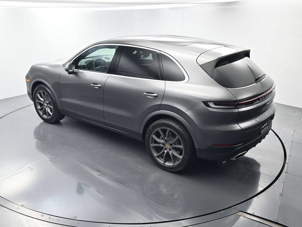 Certified 2024 Porsche Cayenne AWD/4WD image 35