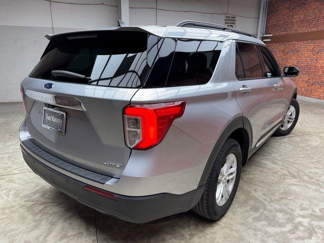 Used 2022 Ford Explorer XLT image 4