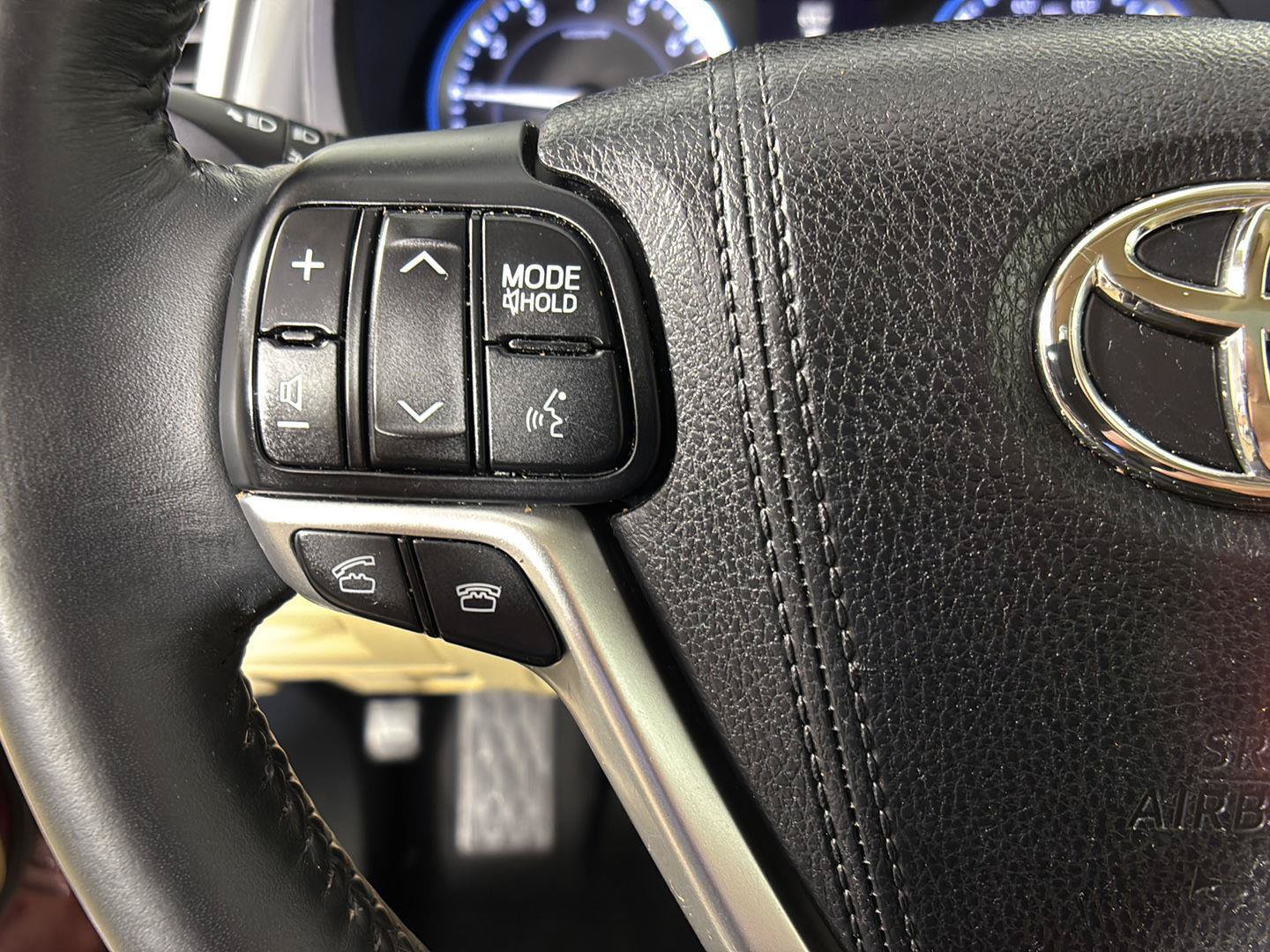 Used 2015 Toyota Highlander XLE AWD/4WD image 32