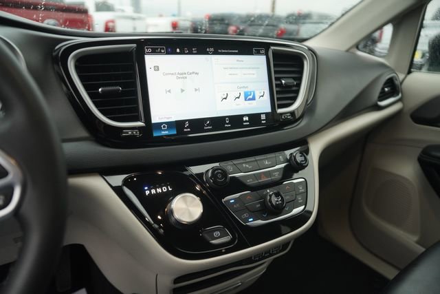 Used 2023 Chrysler Pacifica Touring-L FWD image 28