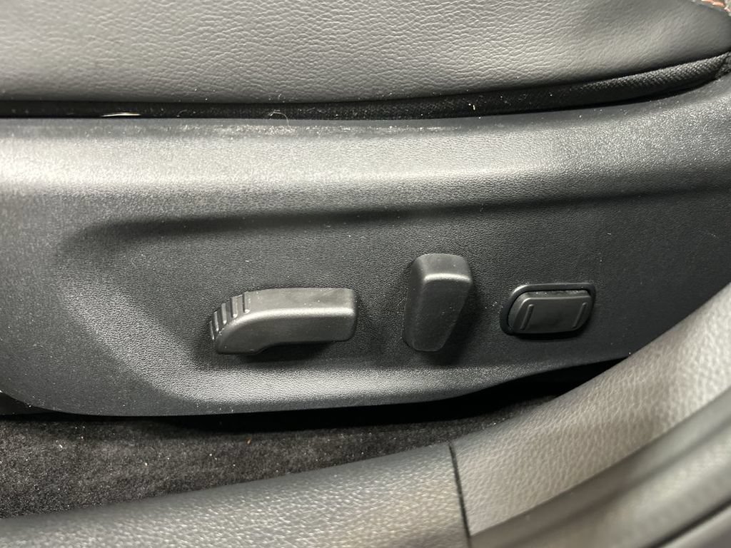 Used 2023 Nissan Sentra SR w/ SR Premium Package FWD image 10