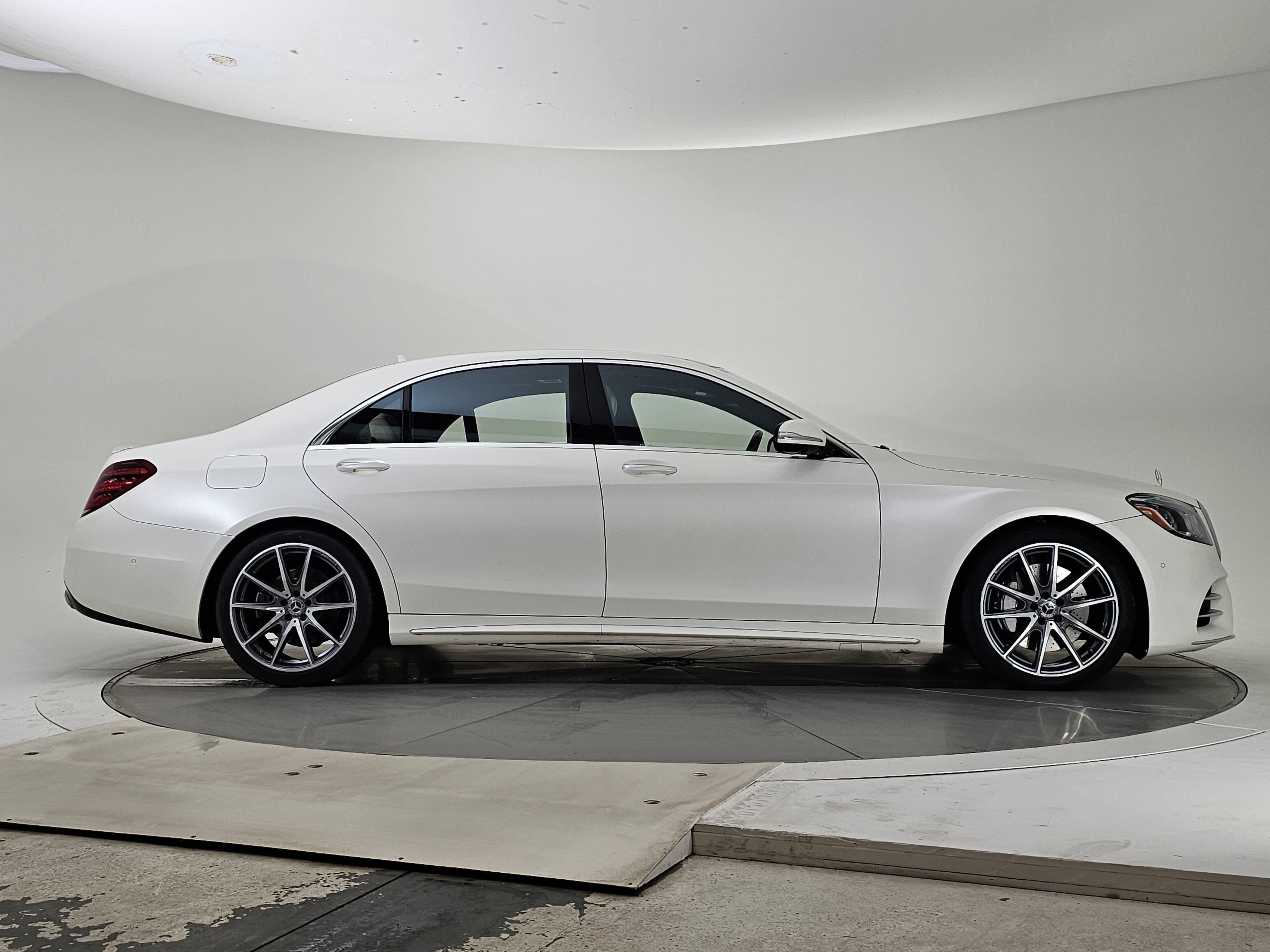 Used 2019 Mercedes-Benz S 560 Sedan video 2