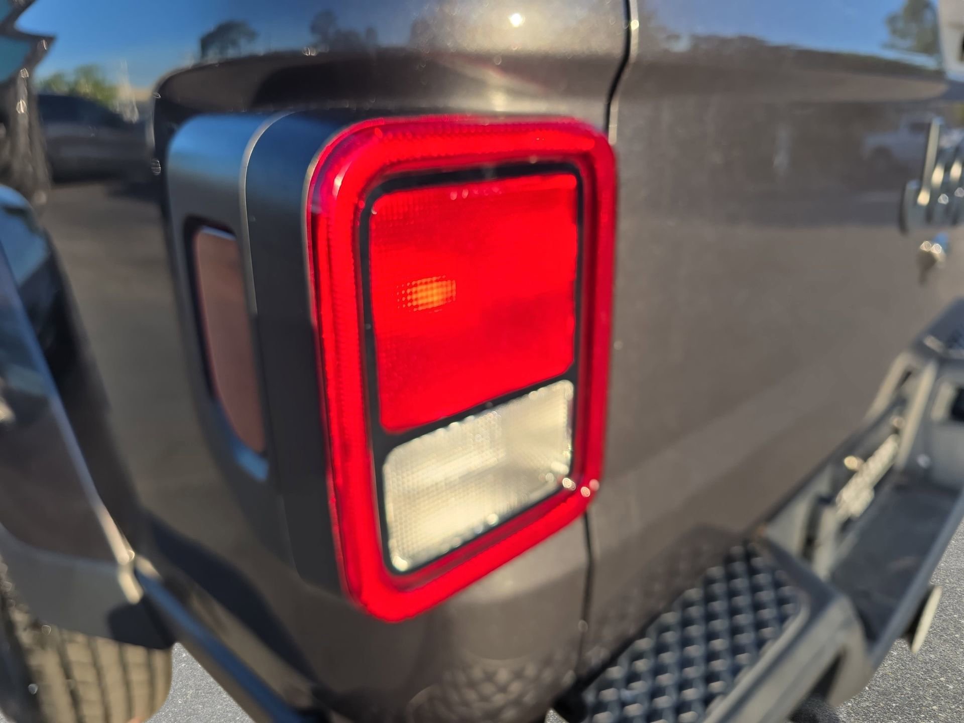 Used 2022 Jeep Gladiator Sport AWD/4WD image 32