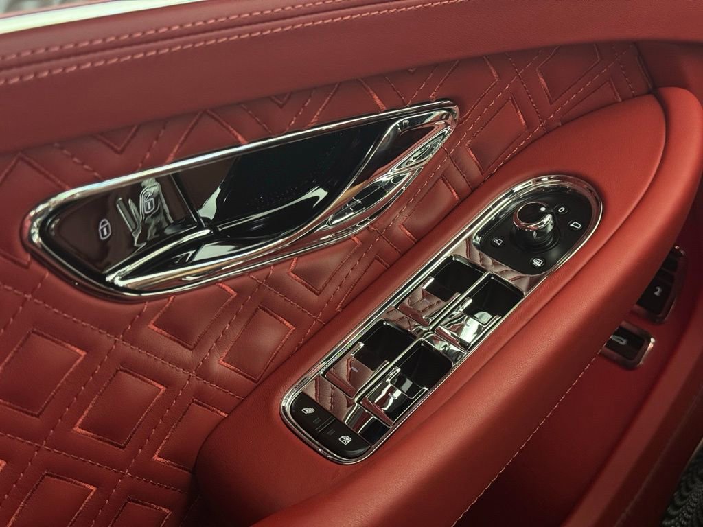 Used 2023 Bentley Continental GT Azure image 13