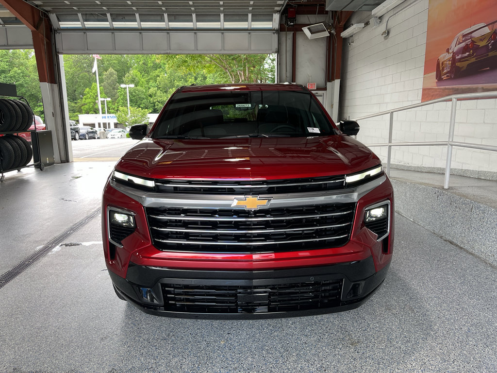 New 2026 Chevrolet Traverse High Country FWD image 2