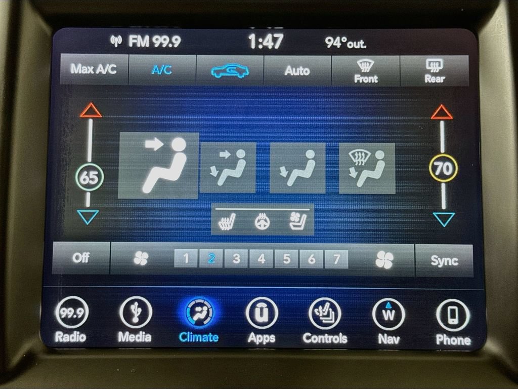 Used 2019 Chrysler 300 Limited RWD image 16