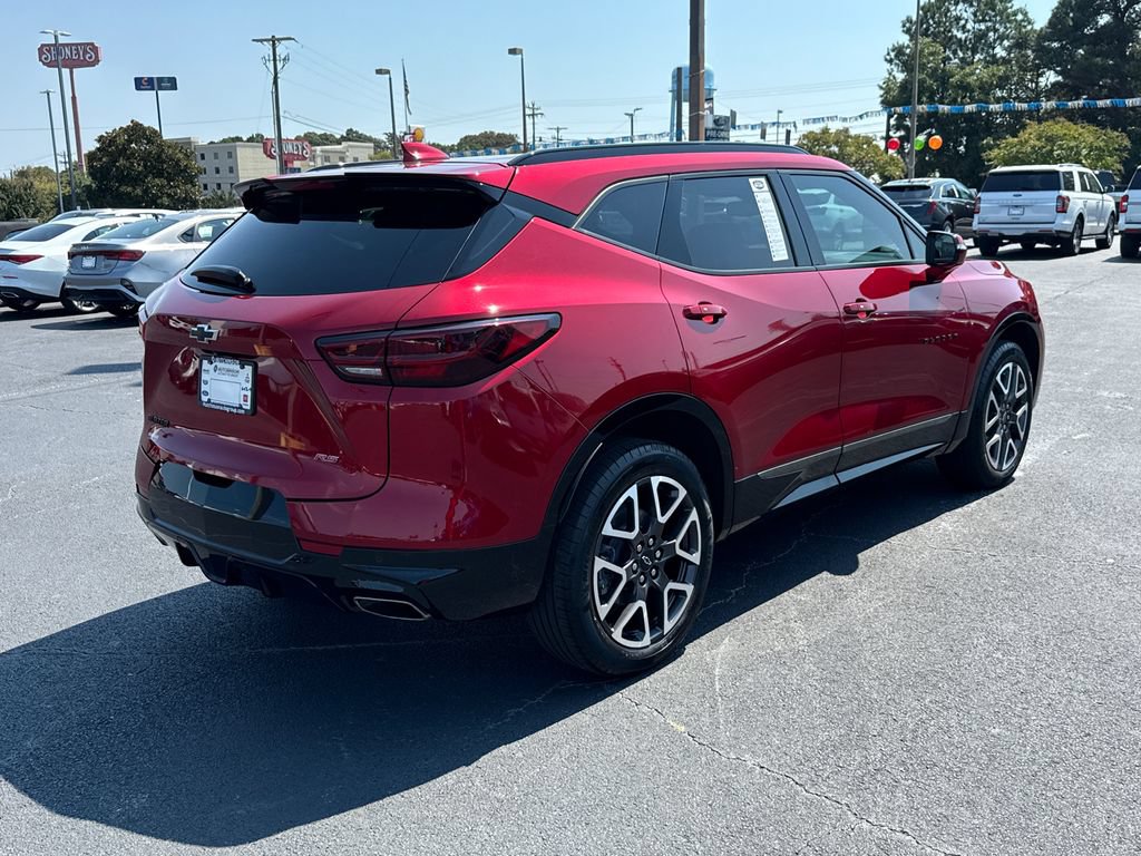 Used 2023 Chevrolet Blazer RS FWD image 3