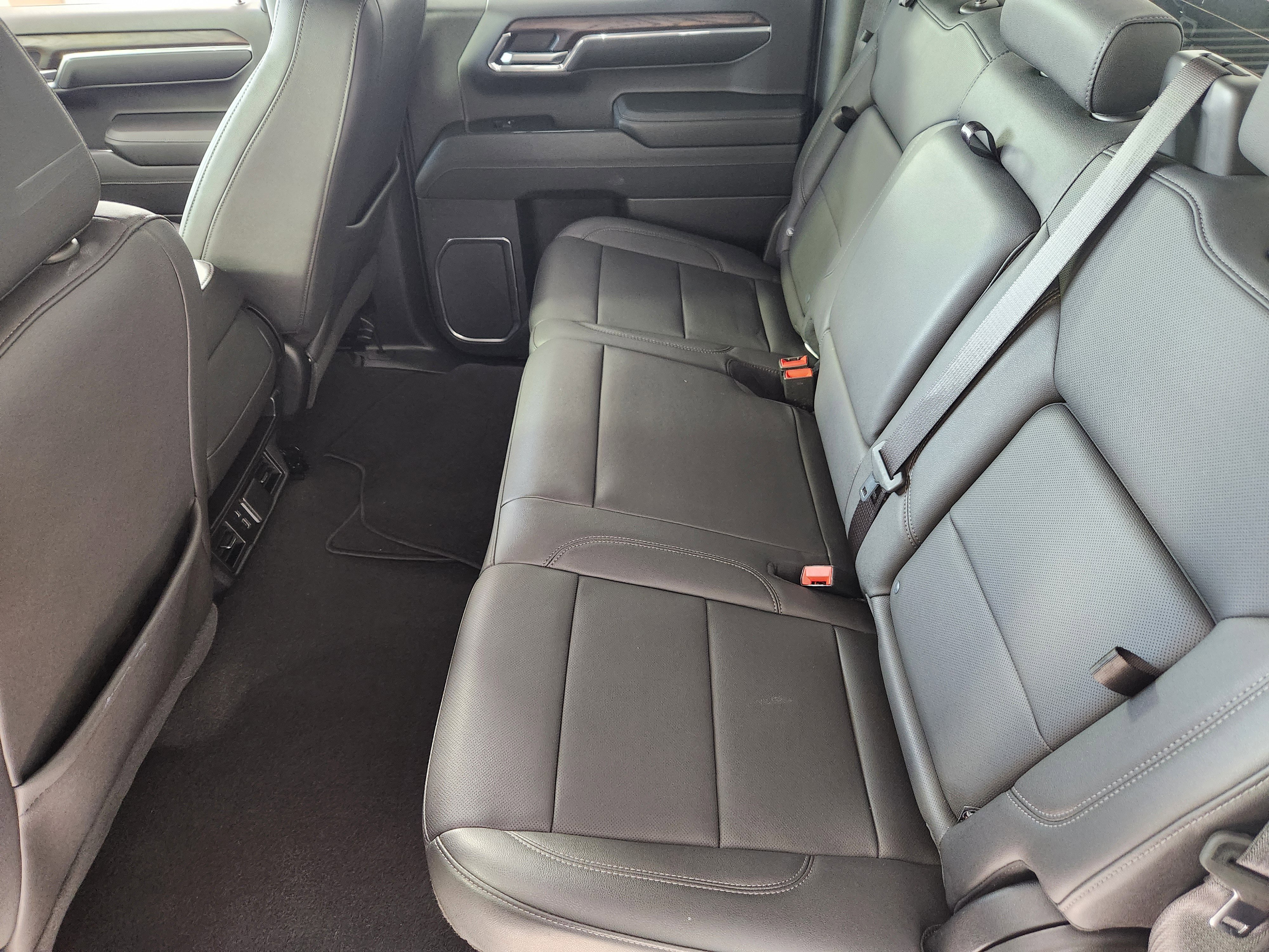 Used 2024 GMC Sierra 1500 SLT image 15