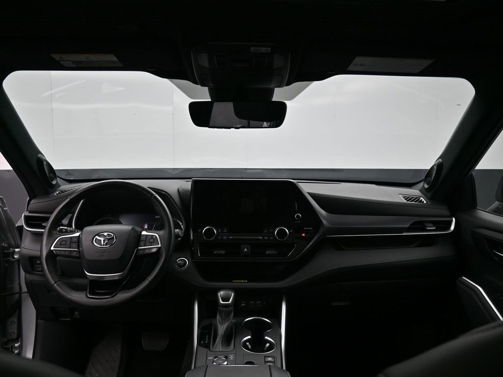 Certified 2023 Toyota Highlander XSE image 28