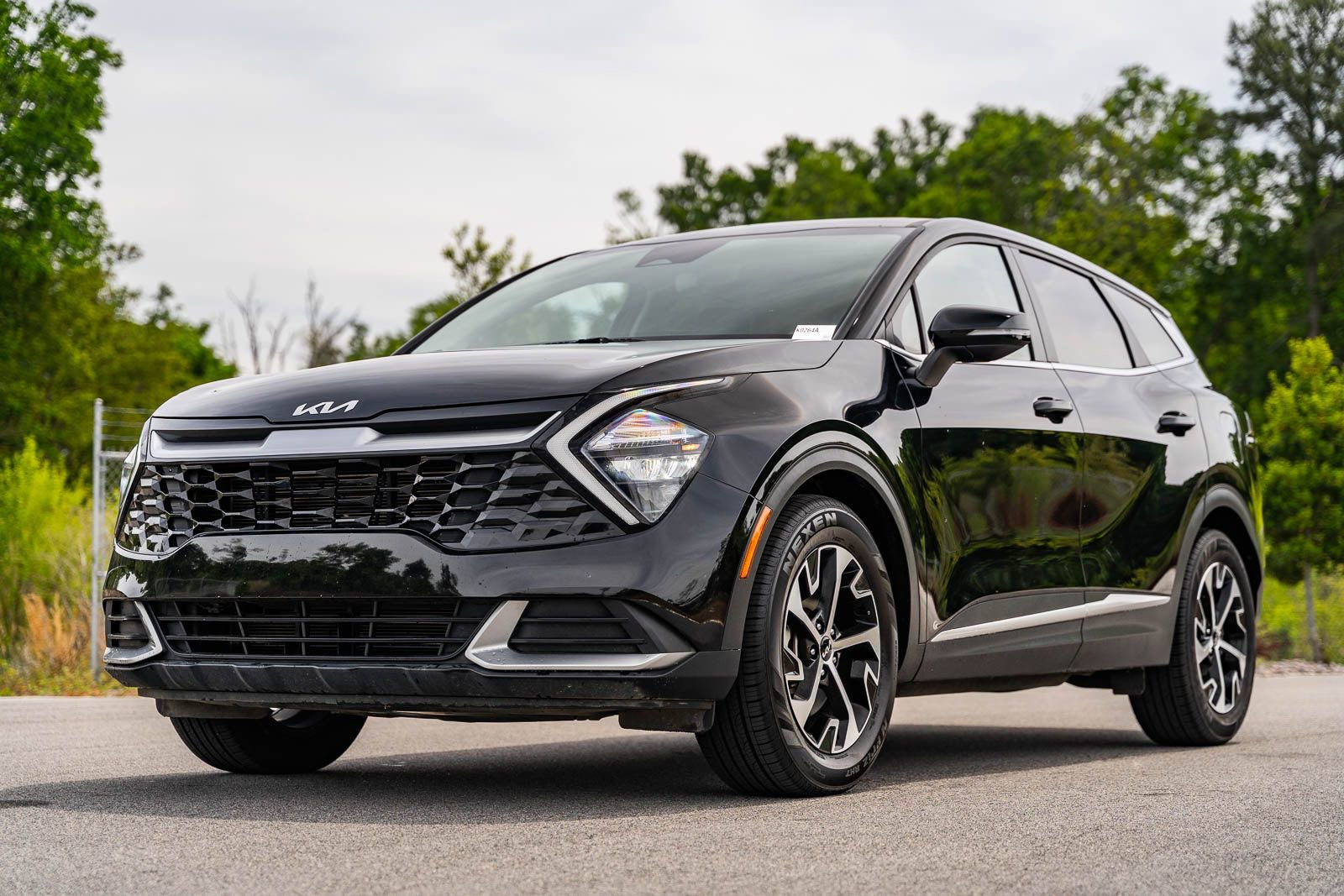 Used 2023 Kia Sportage EX FWD image 3