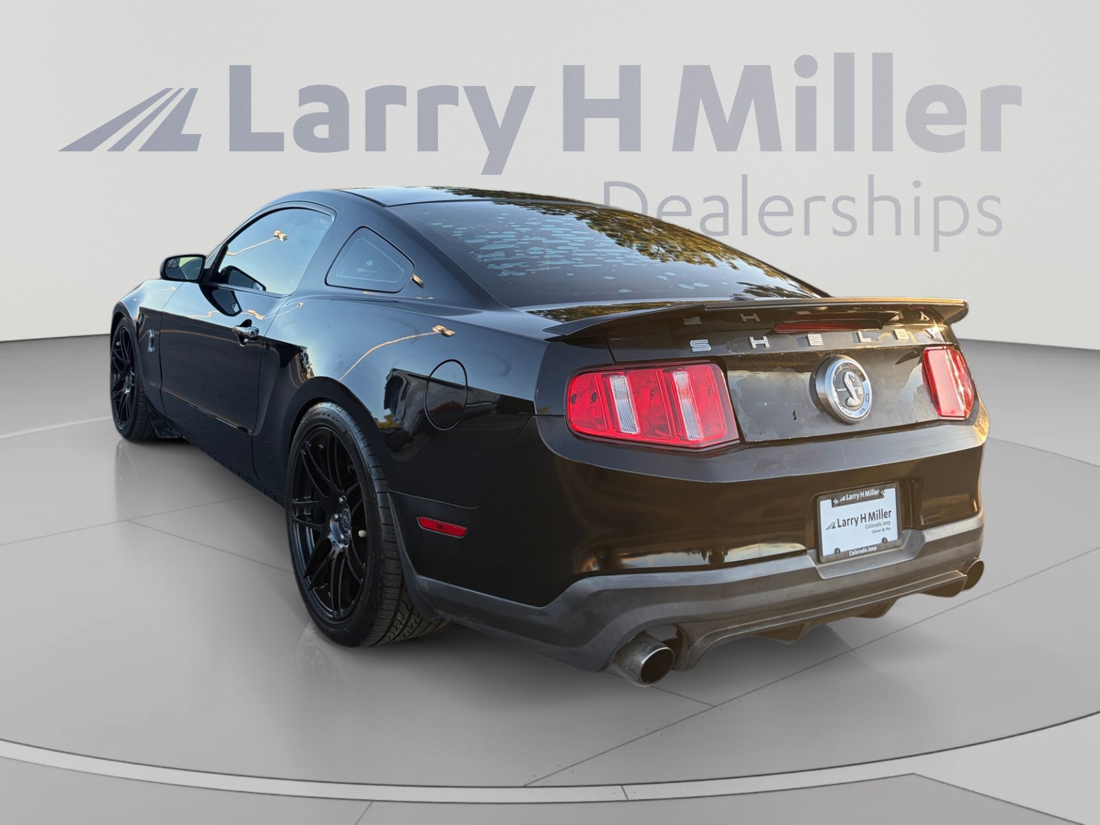 Used 2012 Ford Mustang Shelby GT500 w/ SVT Performance Pkg RWD image 3