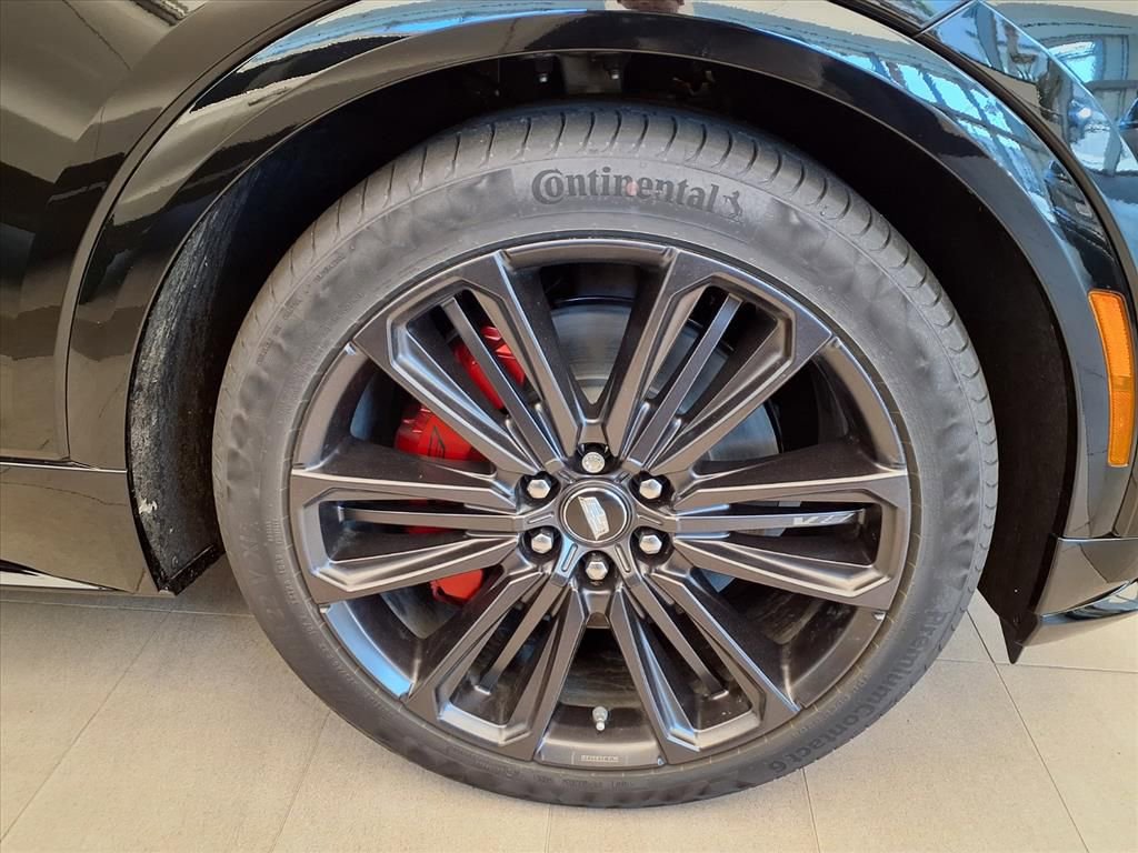 New 2026 Cadillac Lyriq V image 4