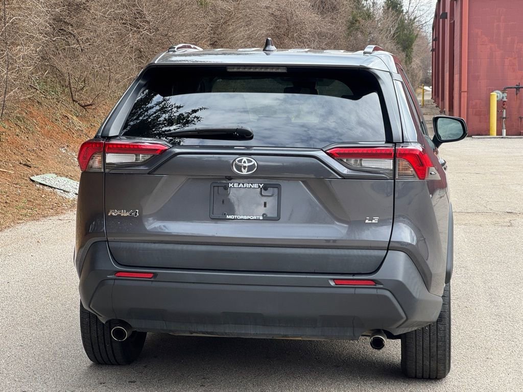 Used 2021 Toyota RAV4 LE image 6