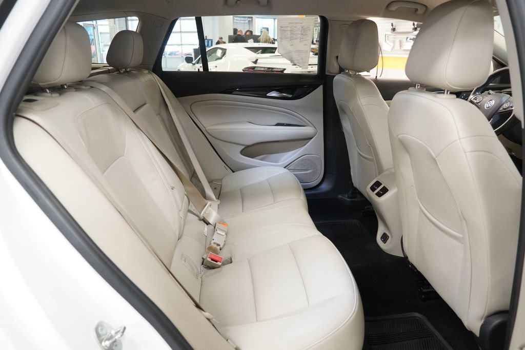 Used 2018 Buick Regal Essence w/ Driver Confidence Package #1 image 28