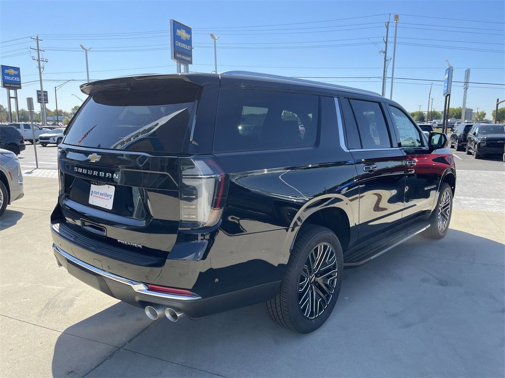 New 2025 Chevrolet Suburban Premier image 6