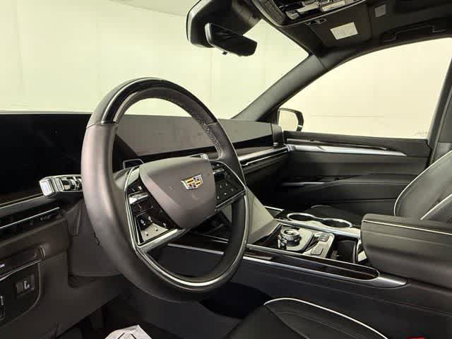 Used 2026 Cadillac Escalade Luxury AWD/4WD image 18