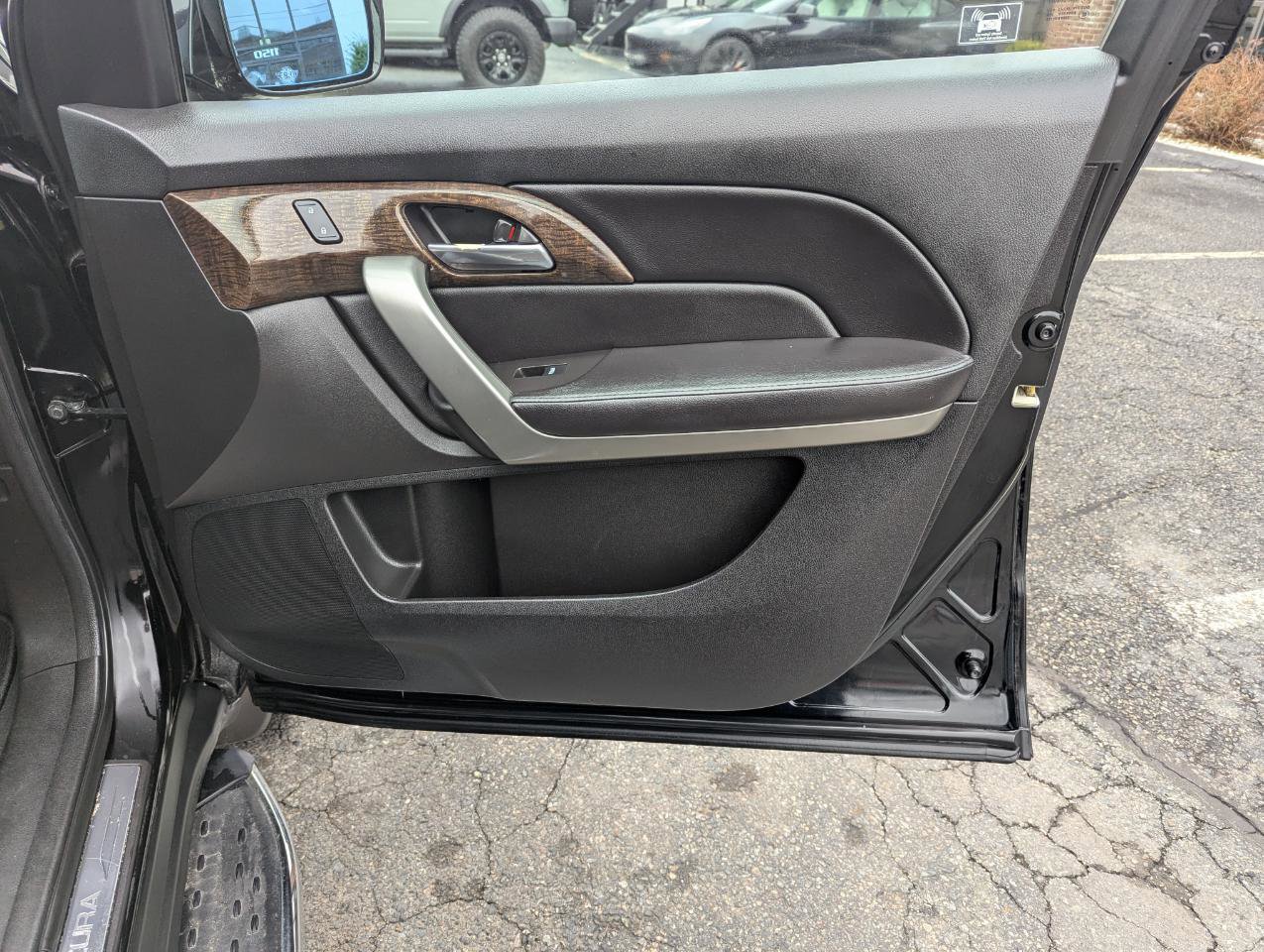 Used 2011 Acura MDX w/ Technology Package AWD/4WD image 34