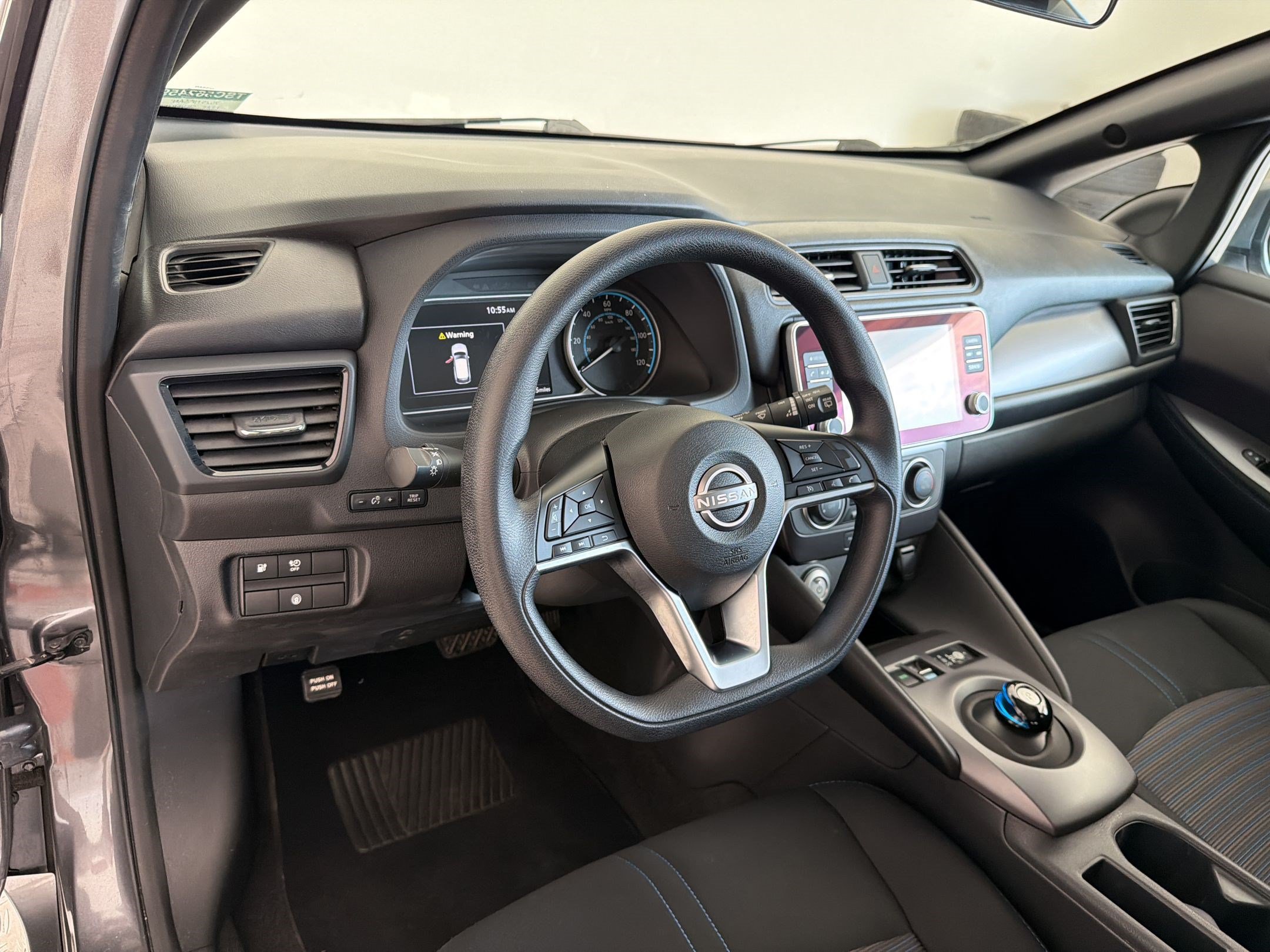 Used 2025 Nissan Leaf S FWD image 4