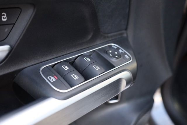 Used 2024 Mercedes-Benz GLB 250 4MATIC image 18