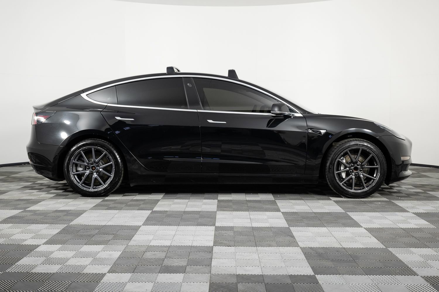 Used 2018 Tesla Model 3 Long Range image 9