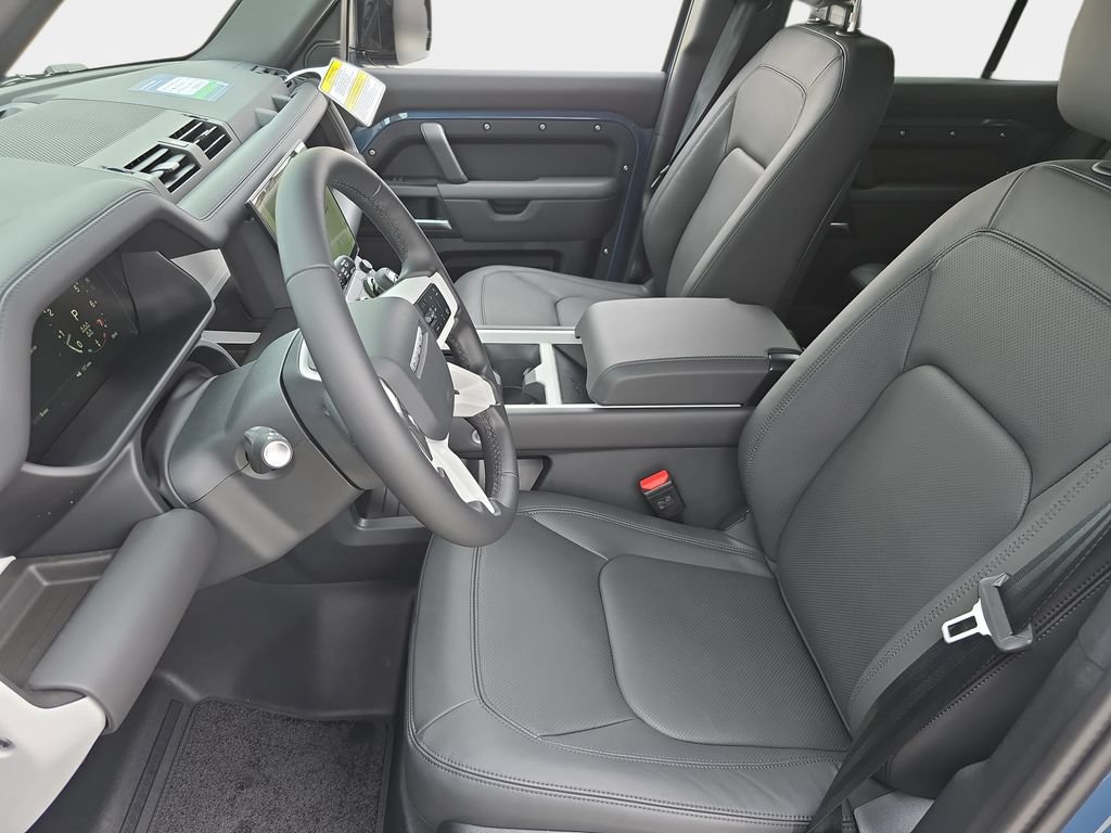 New 2026 Land Rover Defender 110 X-Dynamic SE AWD/4WD image 16