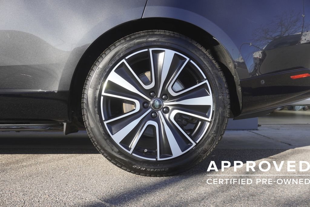 Used 2025 Land Rover Range Rover Long Wheelbase SE image 33