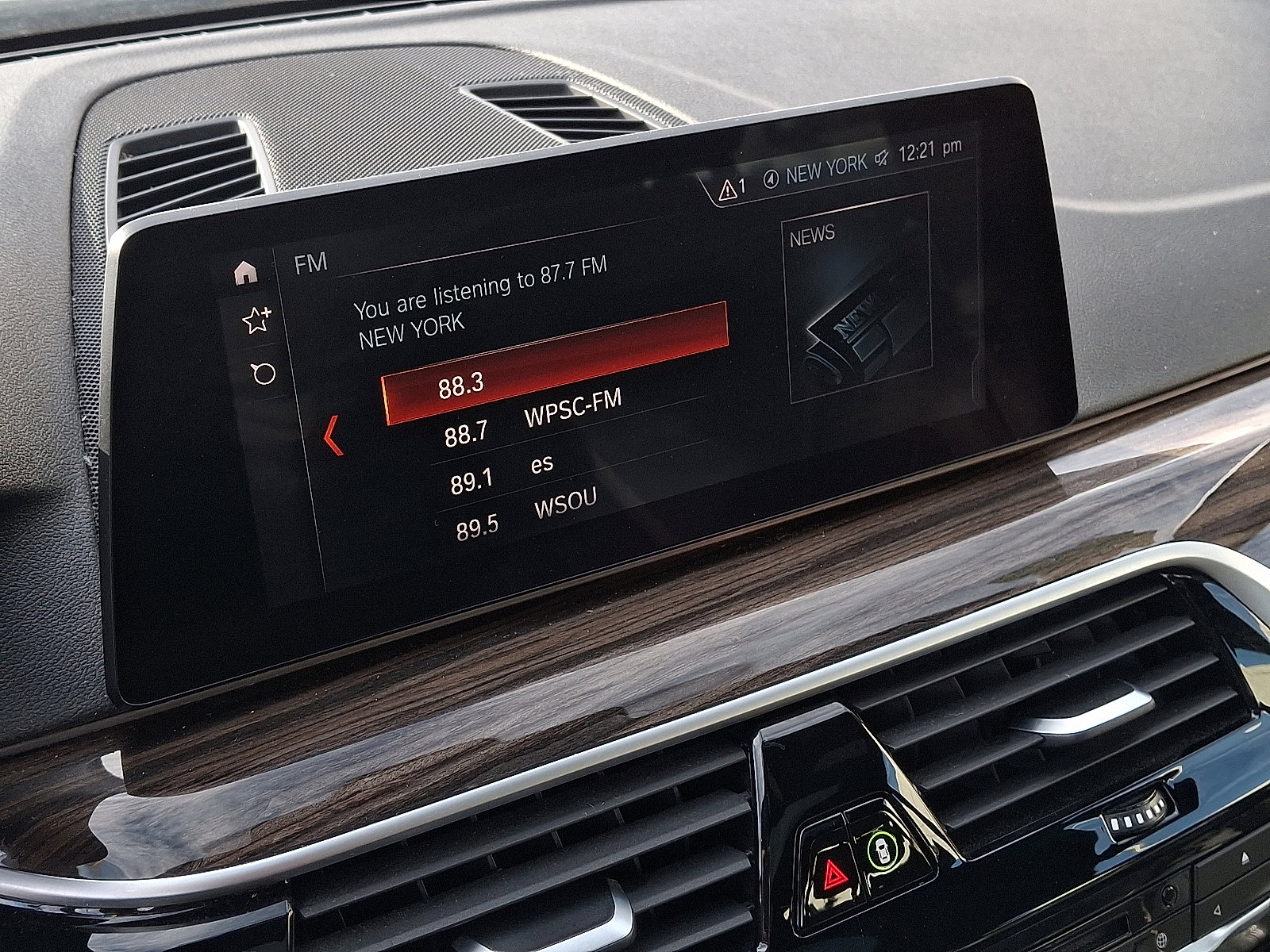 Used 2019 BMW 530i xDrive w/ Convenience Package image 17