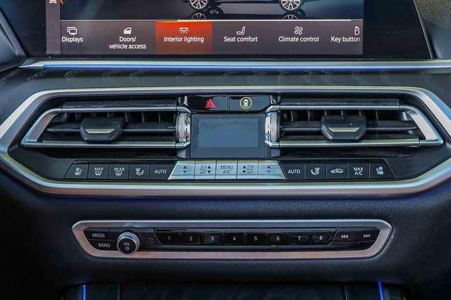 Used 2022 BMW X7 xDrive40i w/ M Sport Package image 11