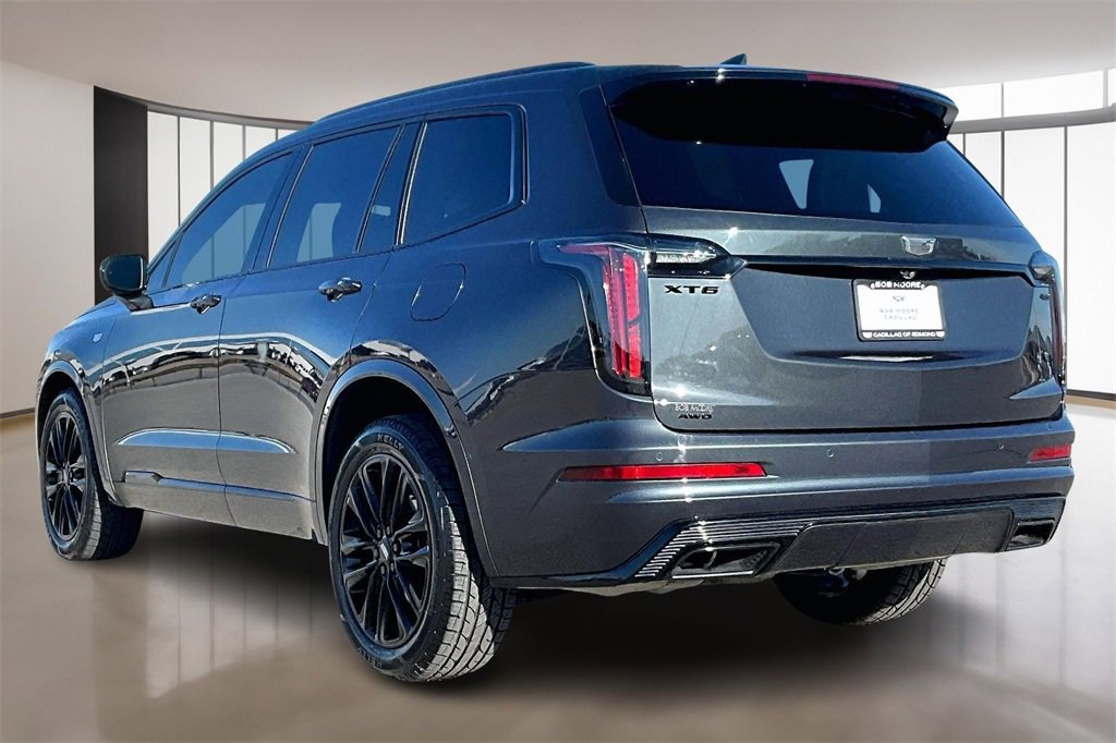 Certified 2023 Cadillac XT6 Sport w/ LPO, ONYX Package image 12