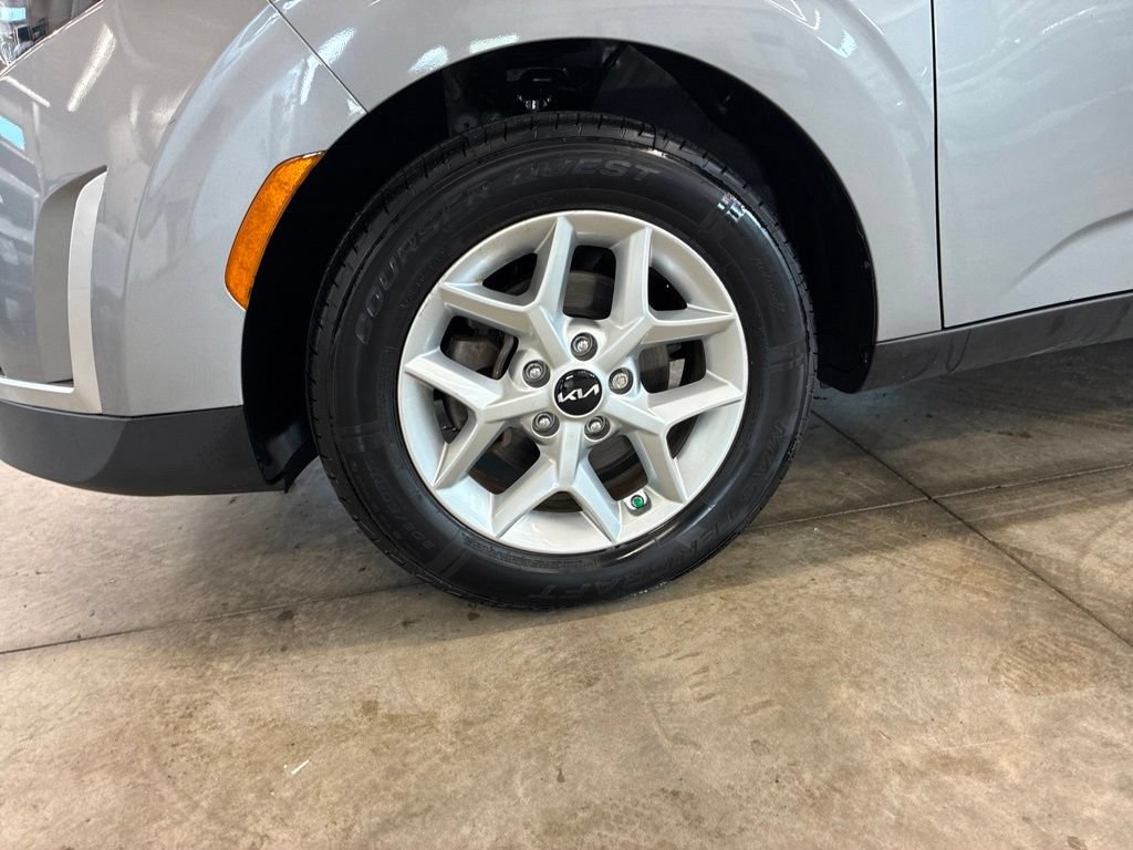 Certified 2023 Kia Soul LX w/ Option Group 015 FWD image 28