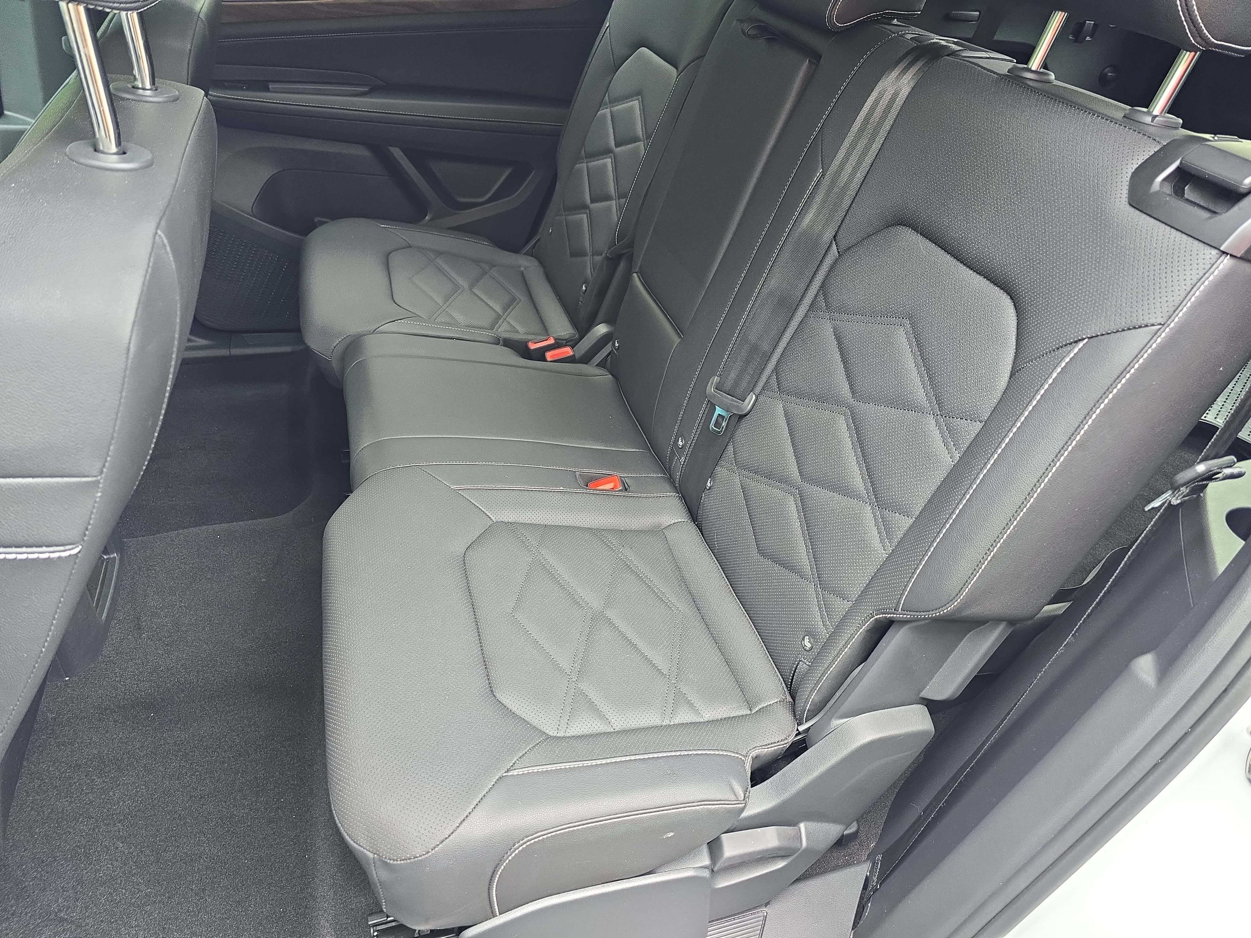 Used 2026 Volkswagen Atlas SE w/ Black Wheel Package FWD image 15