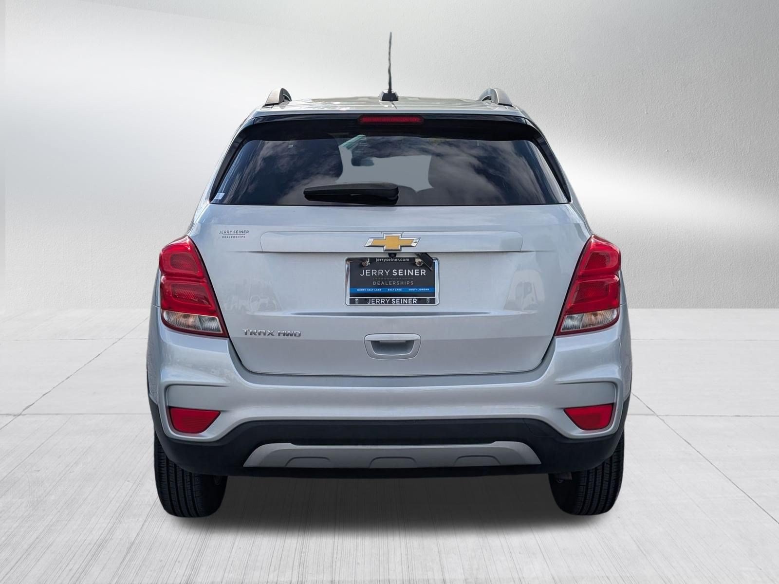 Certified 2022 Chevrolet Trax LT w/ LT Convenience Package AWD/4WD image 5