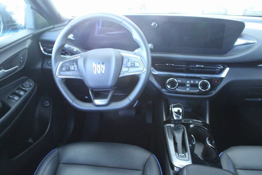 Used 2025 Buick Envista Sport Touring w/ Convenience II Package image 2