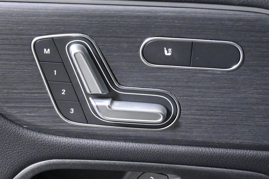 Certified 2026 Mercedes-Benz GLB 250 4MATIC image 28