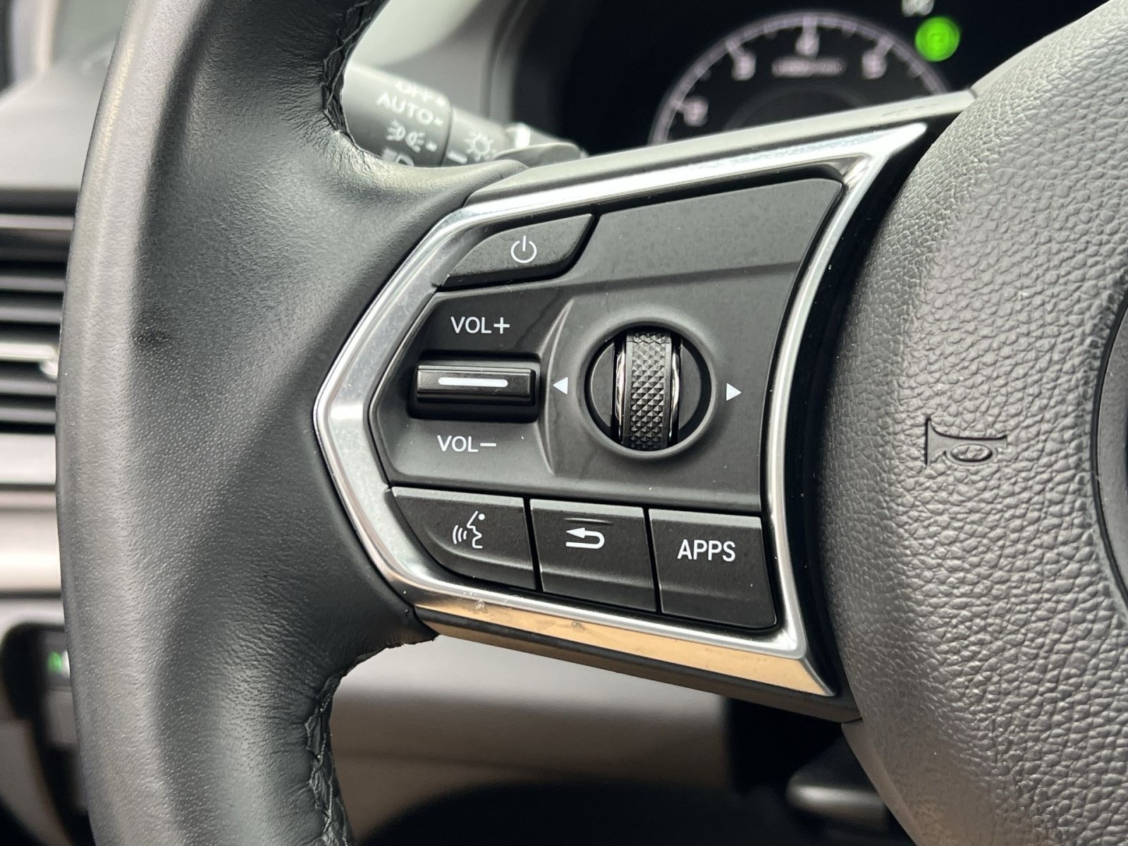 Used 2025 Acura RDX w/ Technology Package AWD/4WD image 36