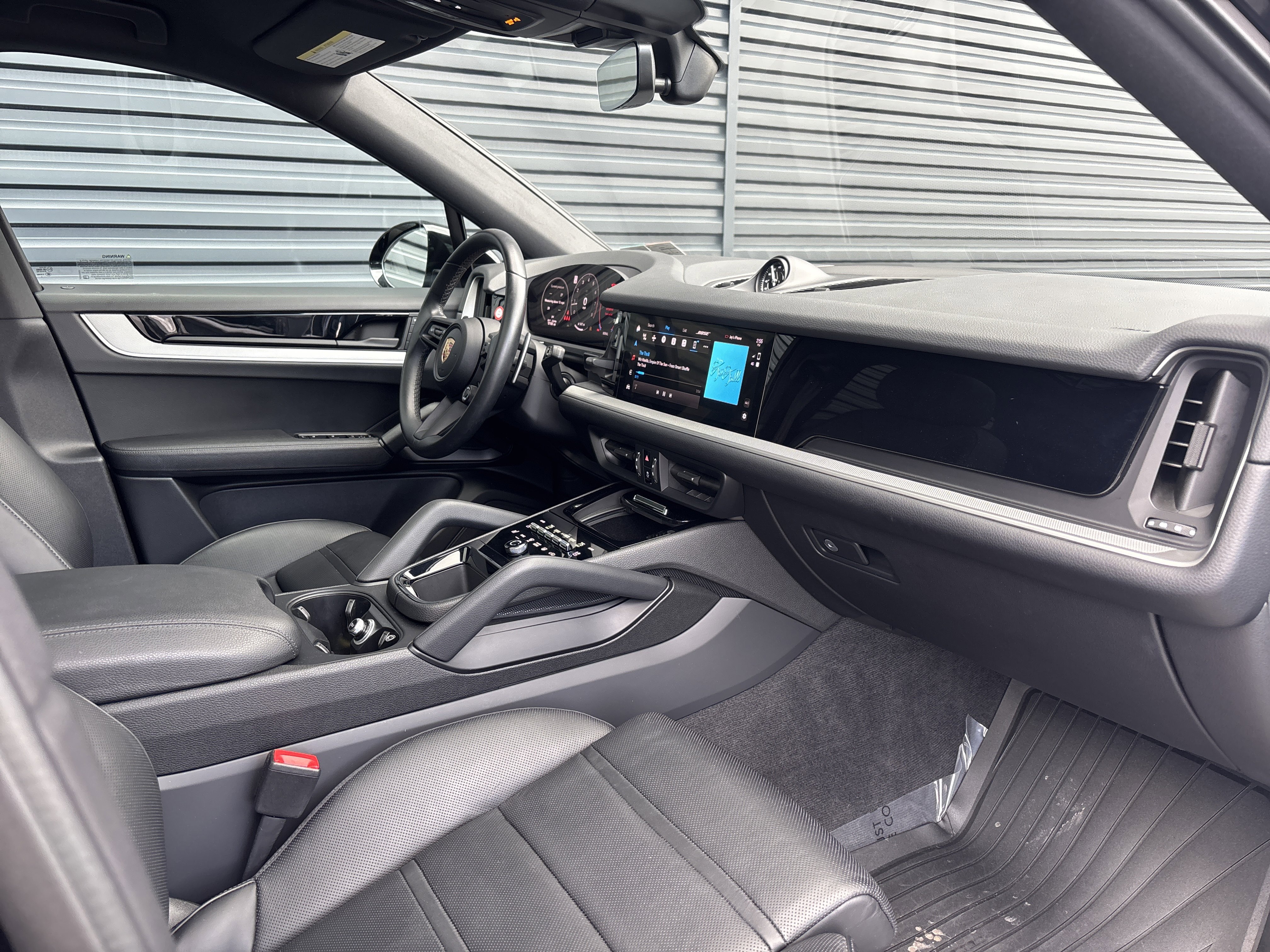 Certified 2024 Porsche Cayenne Coupe image 13