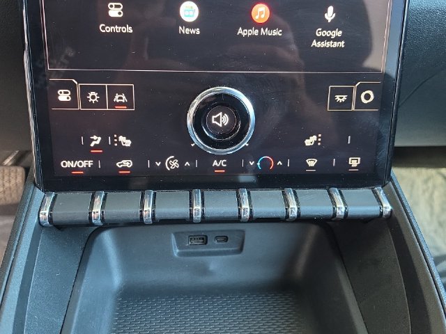 Used 2025 GMC Terrain Elevation AWD/4WD image 26
