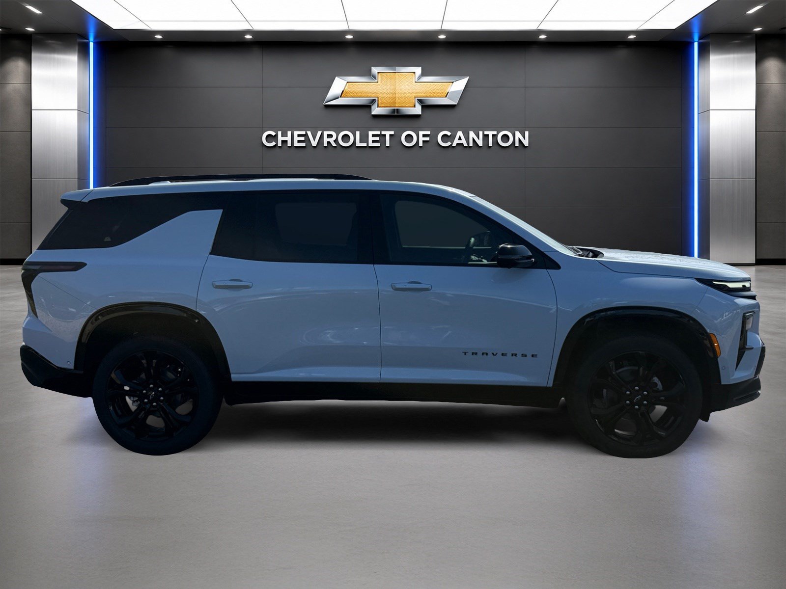 New 2027 Chevrolet Traverse RS w/ LPO, Floor Liner Package FWD image 4