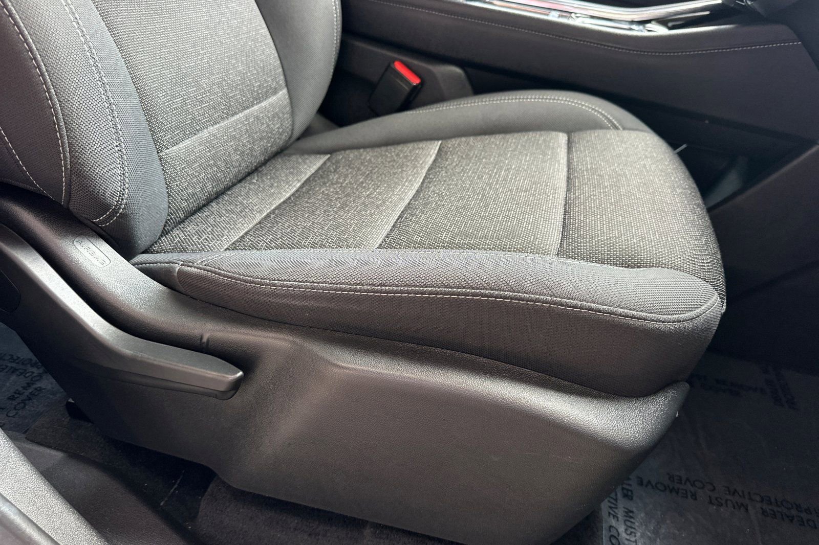 Used 2024 Chevrolet Traverse LT image 24