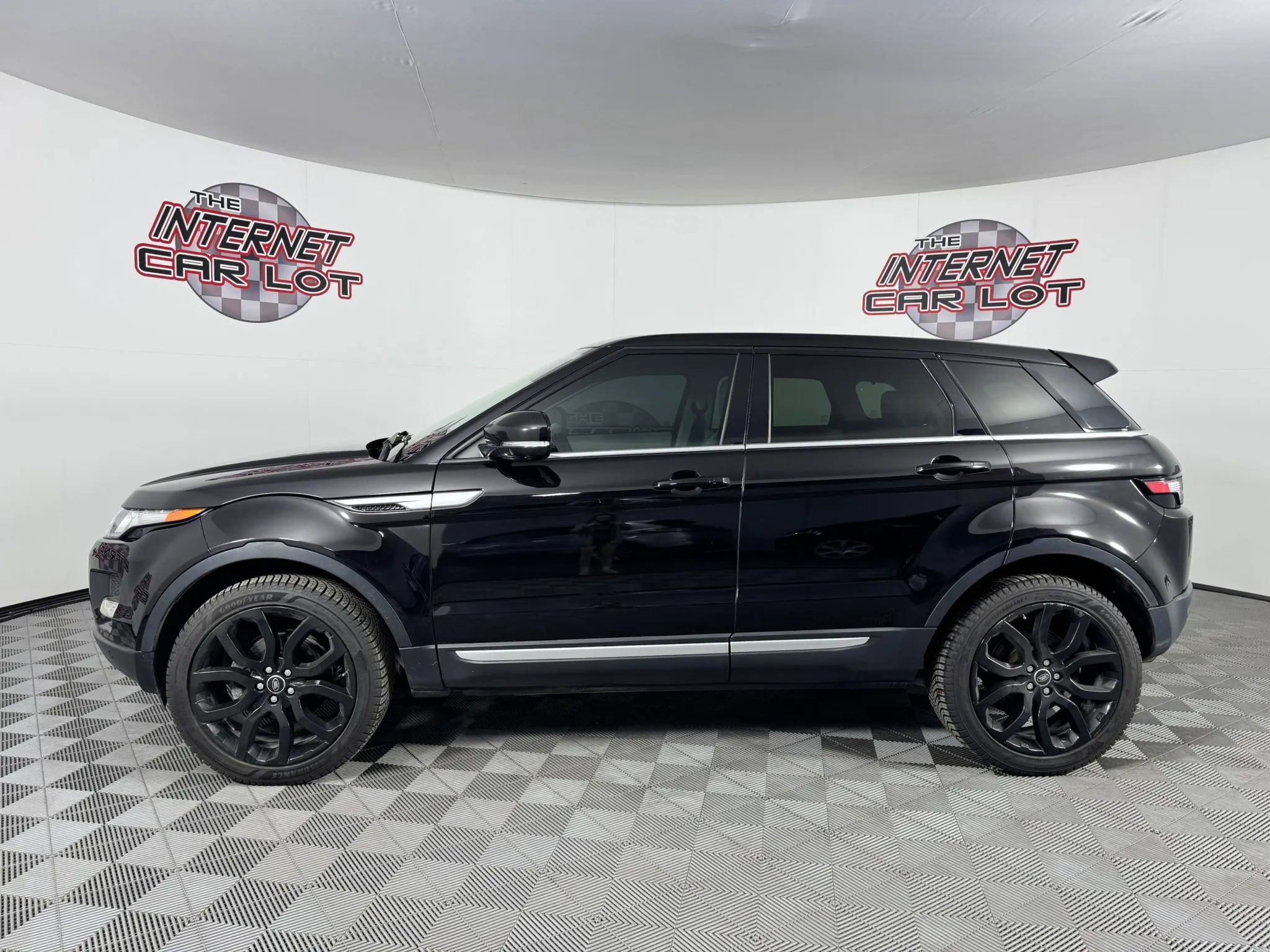 Used 2013 Land Rover Range Rover Evoque Prestige image 4