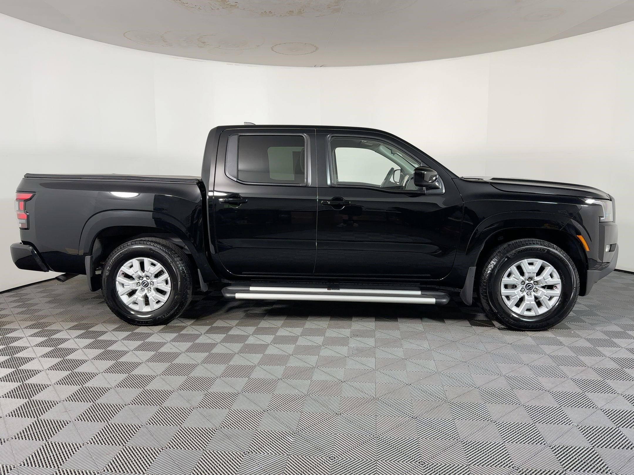 Used 2024 Nissan Frontier SV w/ SV Convenience Package image 7