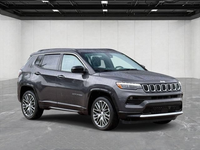 Certified 2023 Jeep Compass Limited w/ Elite Group AWD/4WD image 3