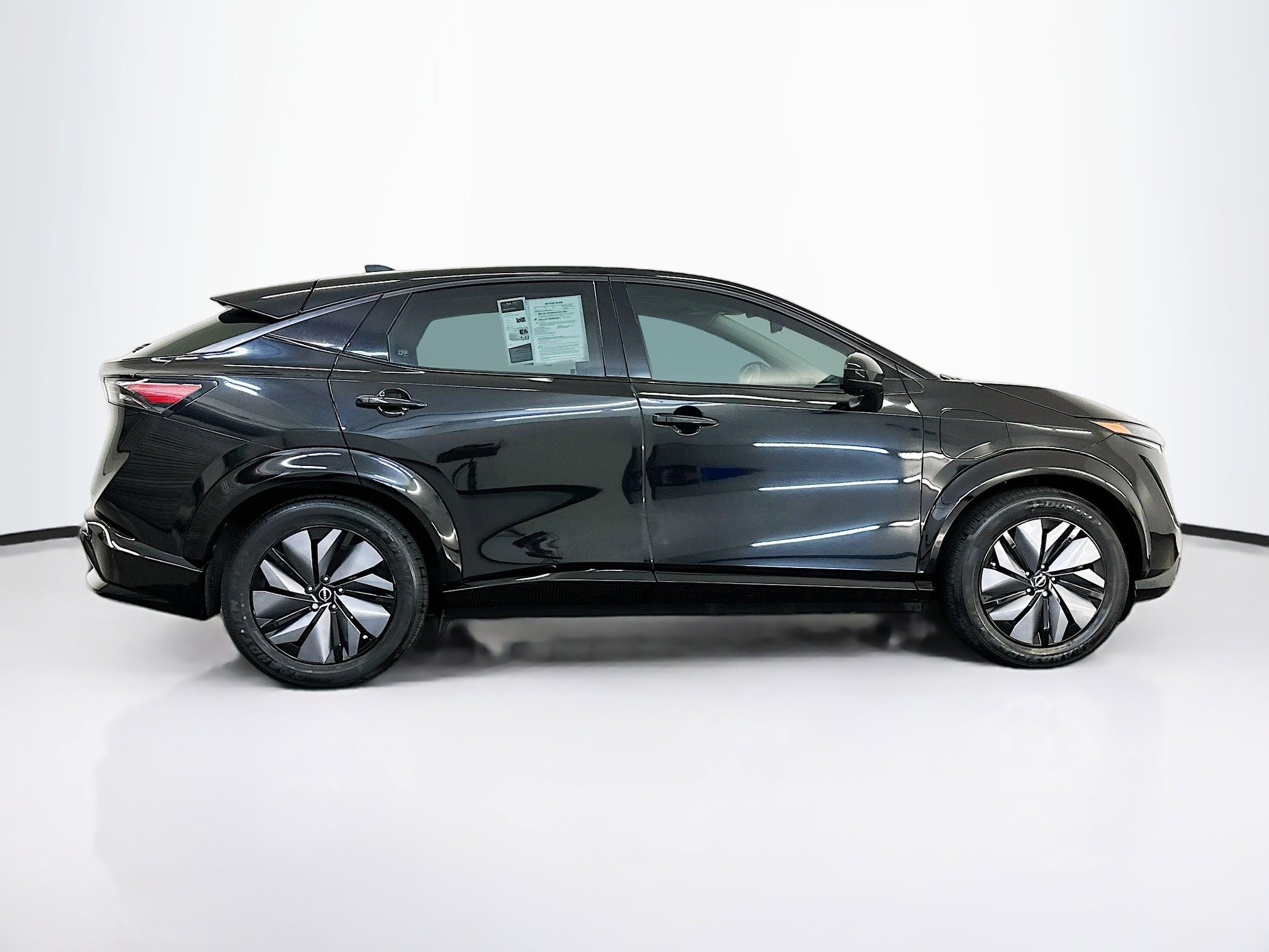 Used 2023 Nissan Ariya AWD image 10