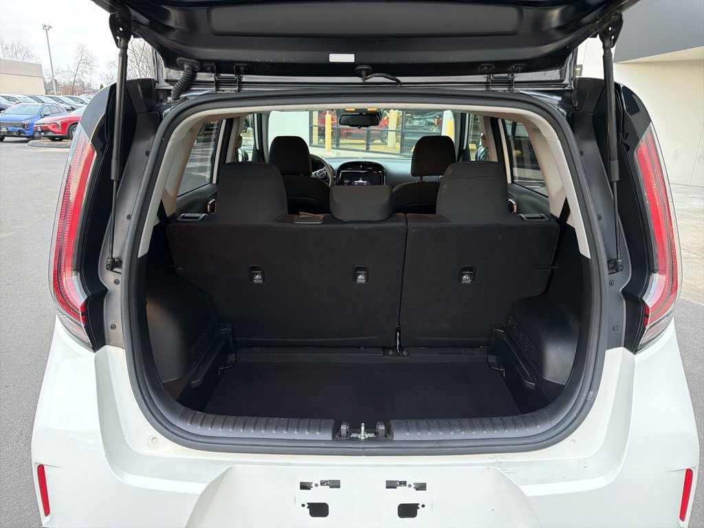 Certified 2023 Kia Soul S image 19