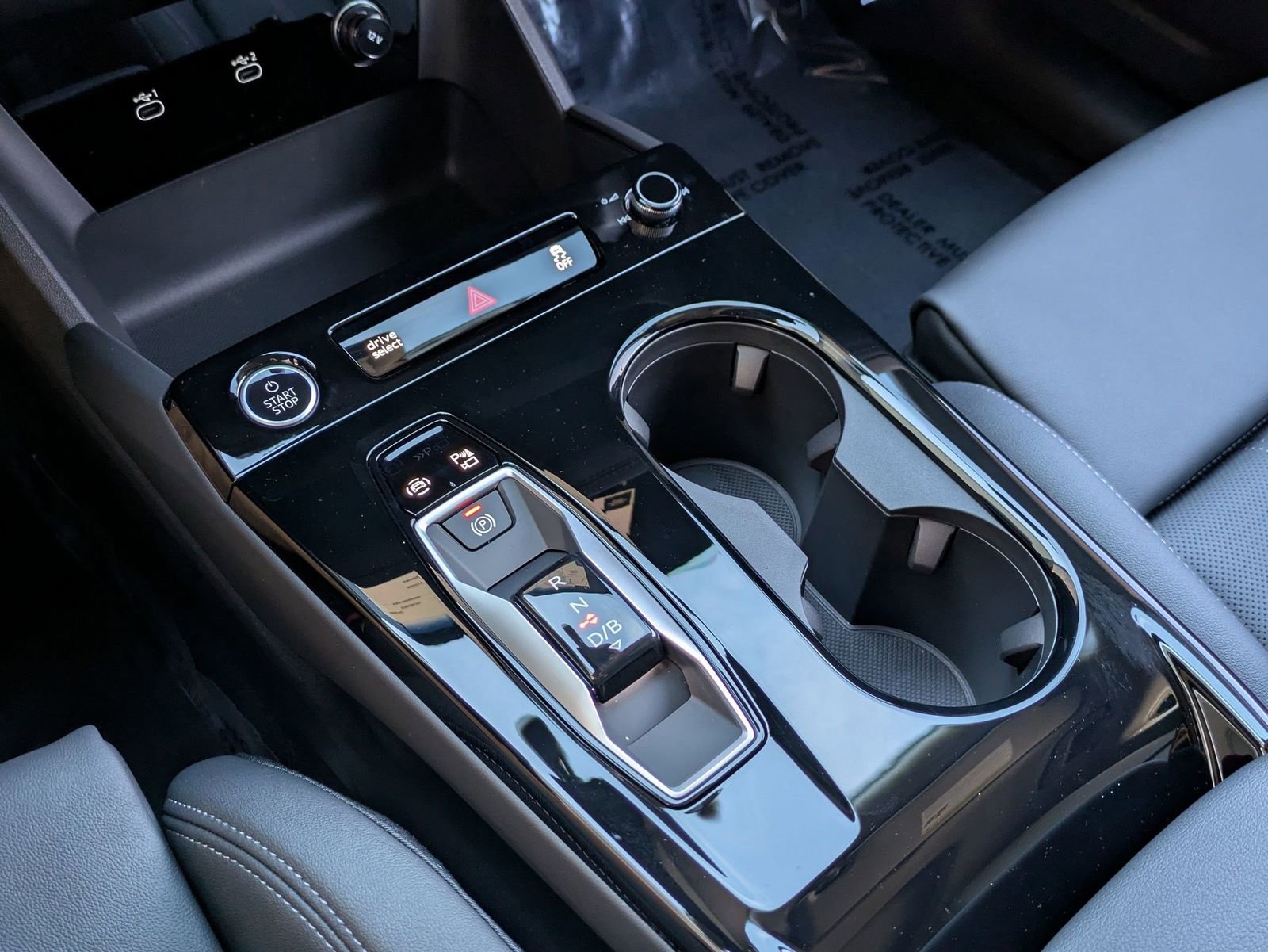 New 2025 Audi Q6 e-tron Premium Plus AWD/4WD image 7