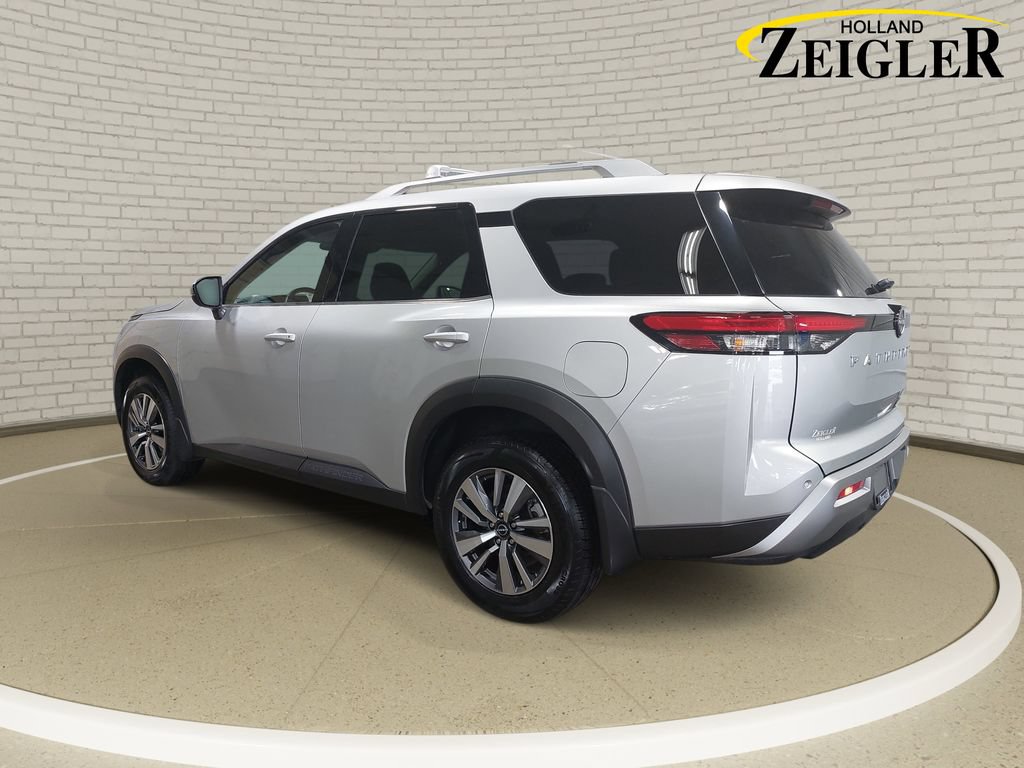 Certified 2024 Nissan Pathfinder SL AWD/4WD image 7